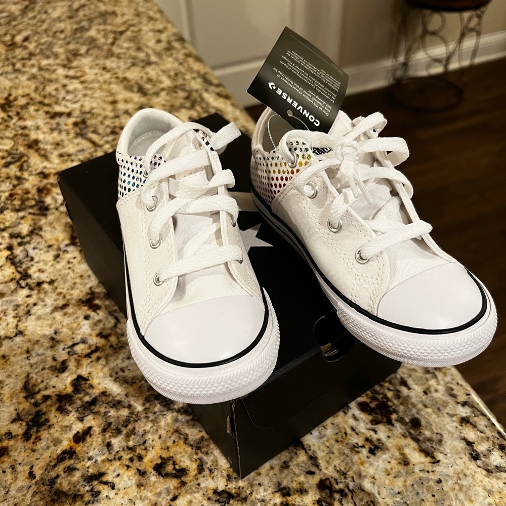 Kids Shoes Converse Size 10 White Shoe with Iridescent dots back